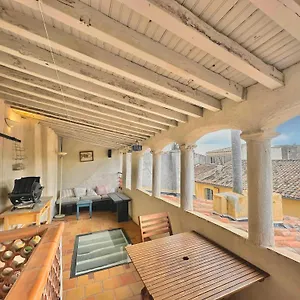 https://appartement-de-charme-avec-terrasse-vieil-aix.fr-provencehotel.com